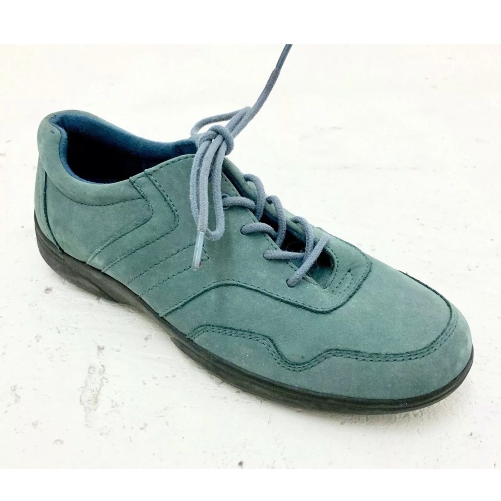 NEW EASY SPIRIT Bersht Blue Suede Sneakers